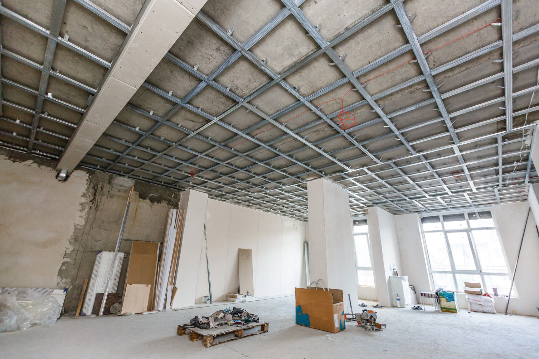 Suspended ceiling structure, before installation of gypsum plasterboard